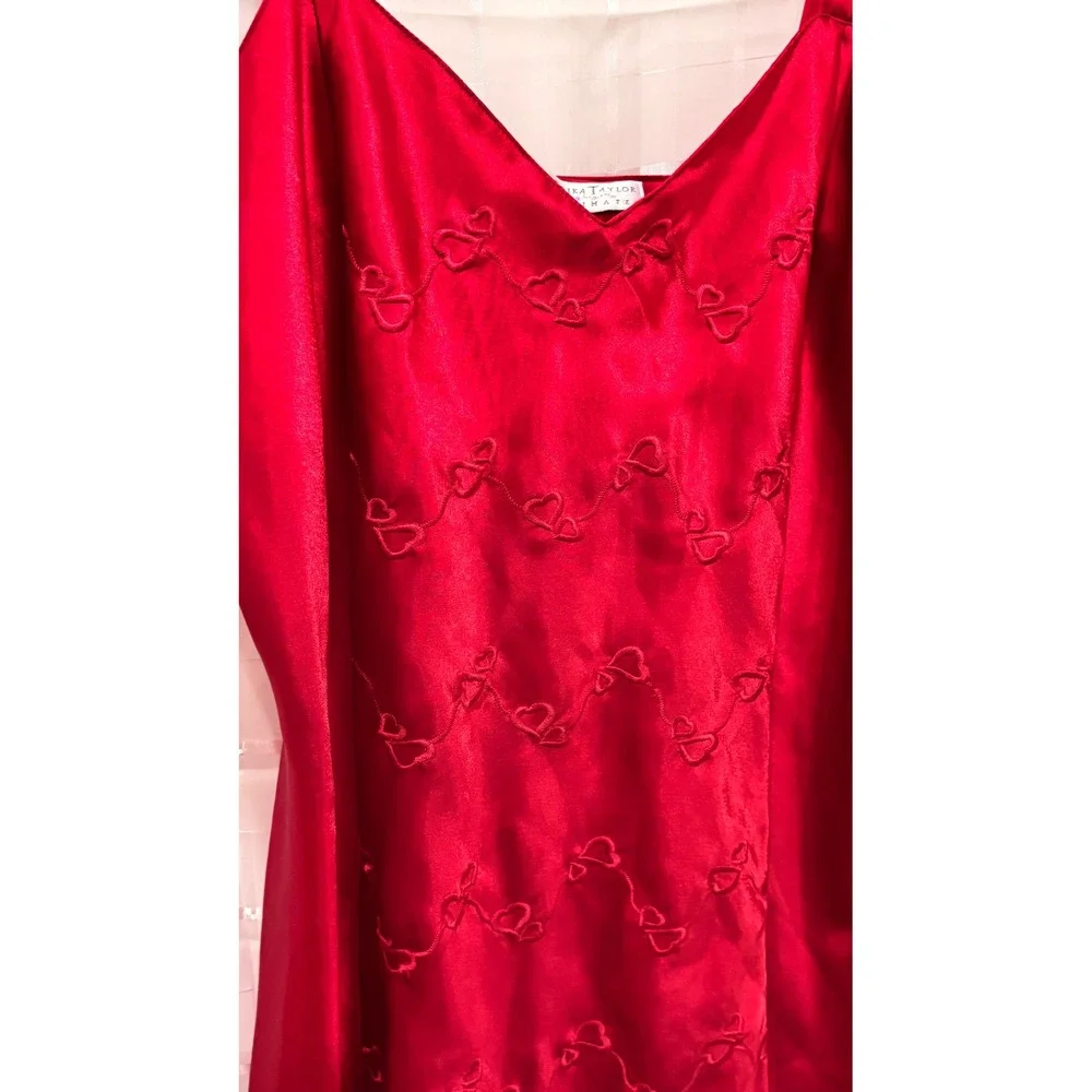 Erika Taylor Intimates Red Satin Heart Embroidered Chemise Nightgown Large